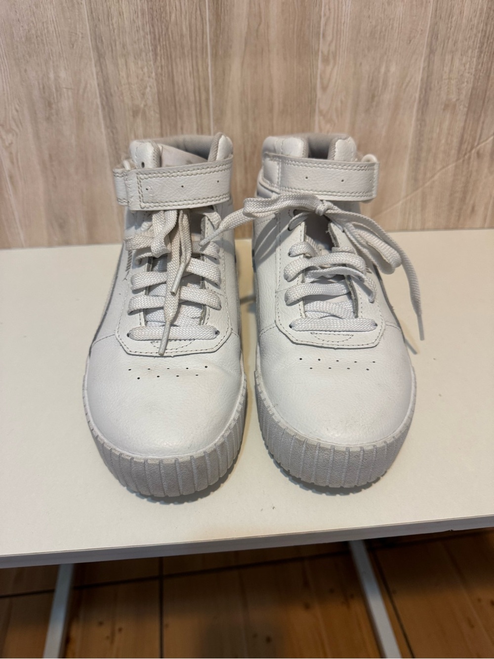 PUMA CARINA 2.0 High Women 8 White& Silver Sneakers see pics-details